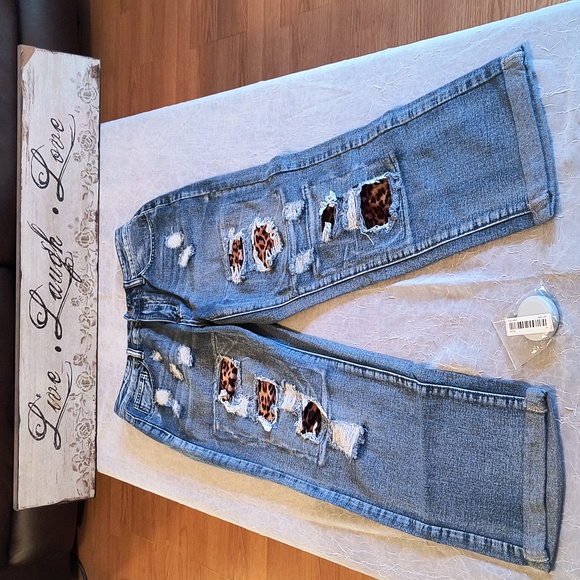 New in package, Leopard Print Destroyed Patch Jeans - Picture 2 of 11
